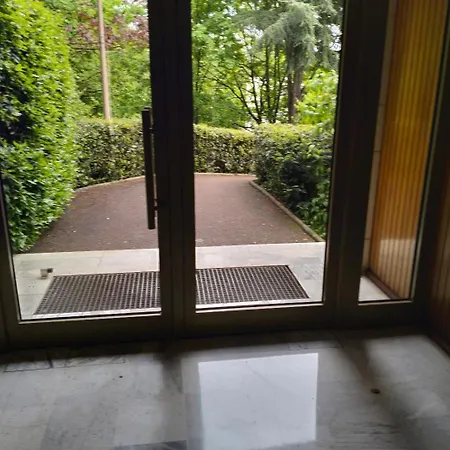 Apartment Elysee 2 La Celle-Saint-Cloud